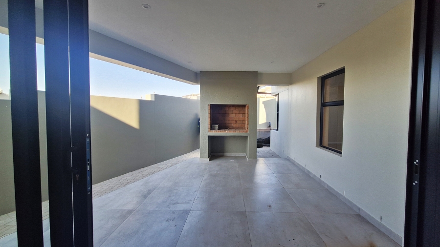 3 Bedroom Property for Sale in Country Club Western Cape